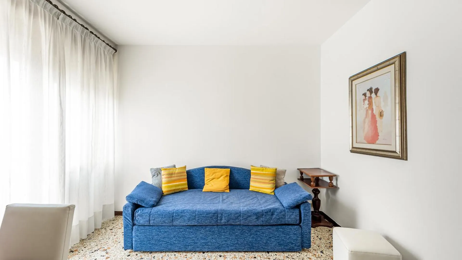 Cozy Apartment Near Venice With Balcony! 坎帕尔托