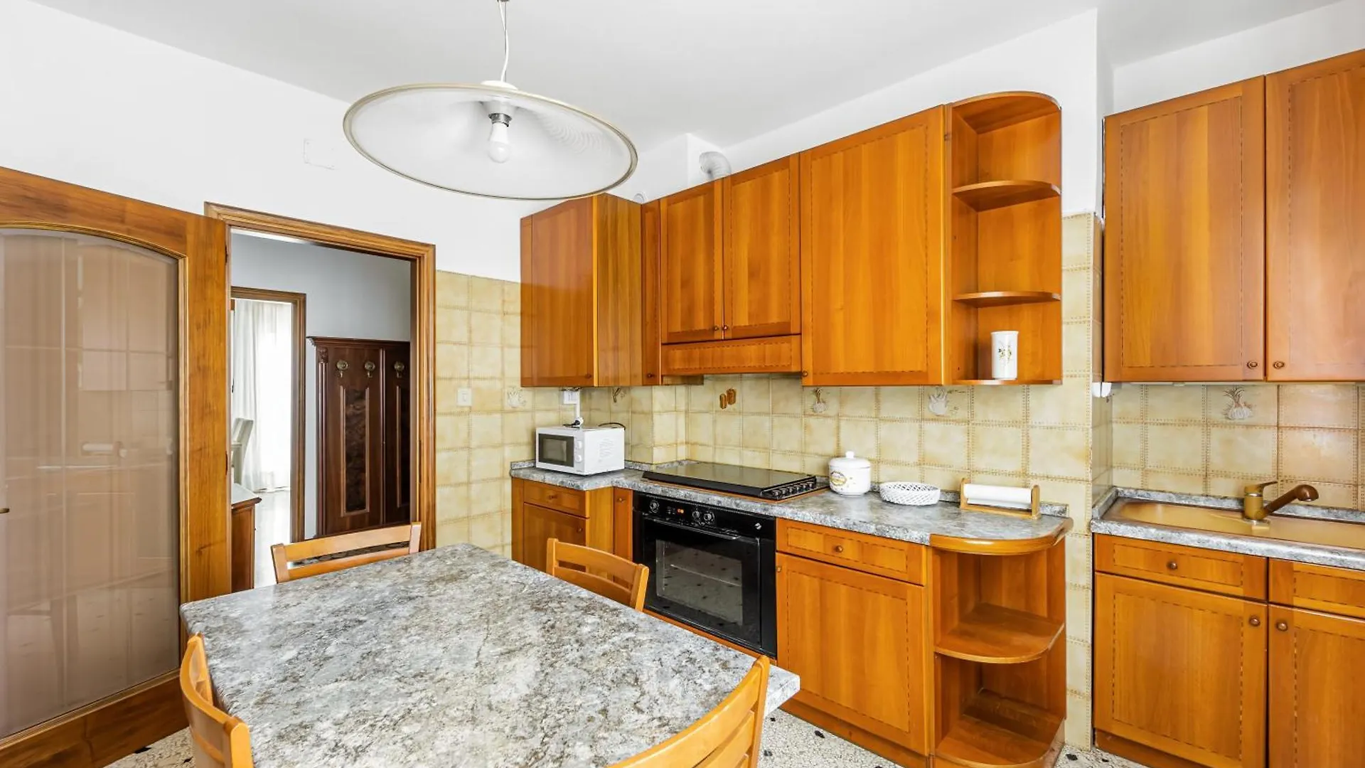 Cozy Apartment Near Venice With Balcony! 坎帕尔托